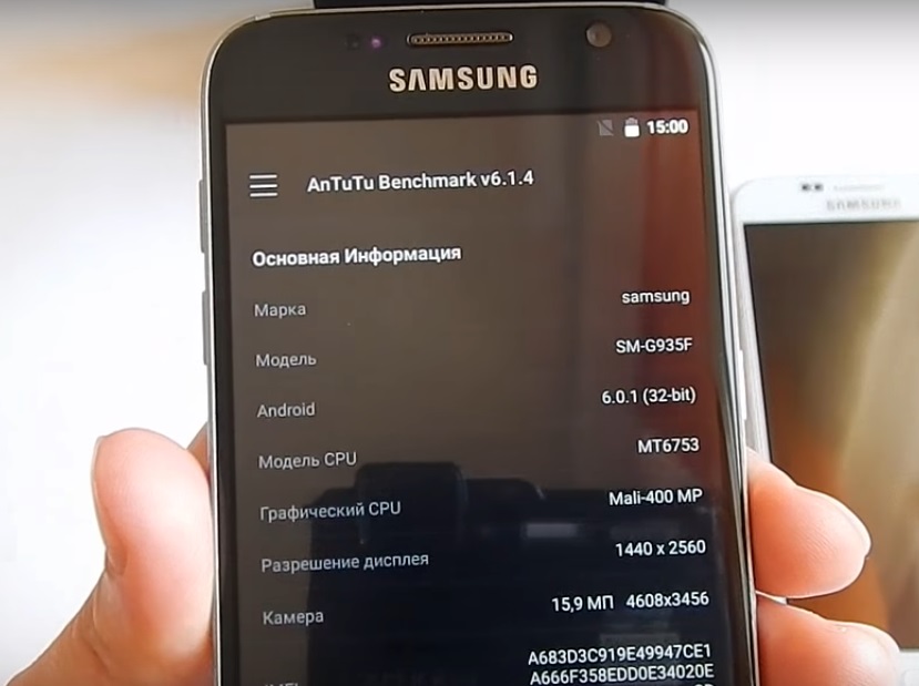     Samsung Galaxy S7 -  3