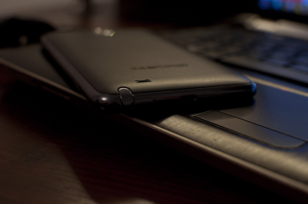 Samsung Galaxy Note, задняя крышка корпуса