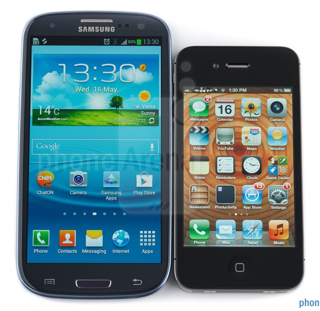 Фото лицевой панели Samsung Galaxy S III против iPhone 4s