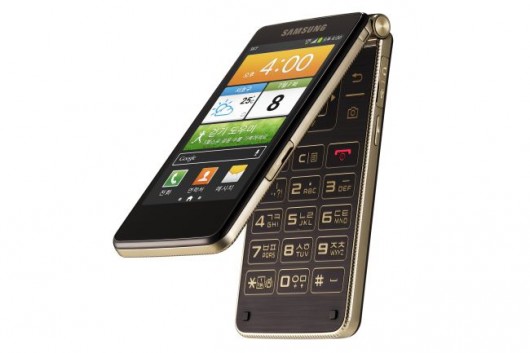 Раскладушка Samsung Galaxy Golden засветилась на "живых" фотографиях