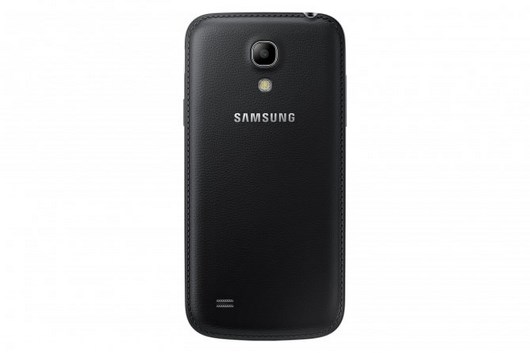 Новые версии Samsung Galaxy S4 и Galaxy S4 mini Black Edition с крышкой под кожу