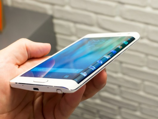 Samsung активно готовит к релизу смартфон Galaxy Note Edge 2