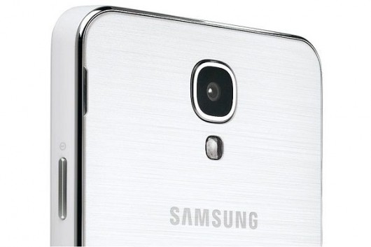 Samsung Galaxy J7 - параметры и особенности